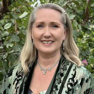 Gorgeous Creatures logo