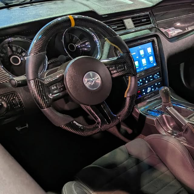 Dynavin North America logo