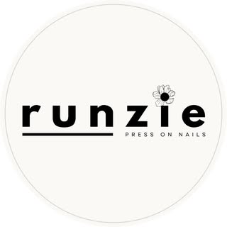 𝗿 𝘂 𝗻 𝘇 𝗶 𝗲 ™ logo