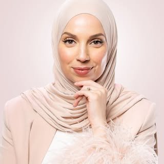 Delia Skin Master logo