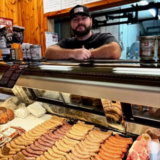 The Sausage Boss Sausage logo
