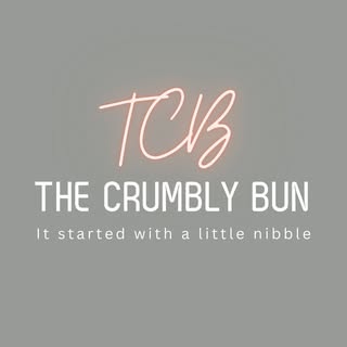 The Crumbly Bun logo