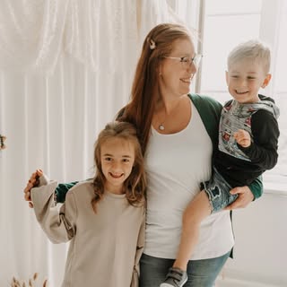 MomMe et Cie Inc. logo