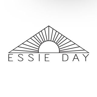 Essie Day  logo