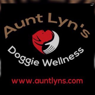 Aunt Lyn's  logo