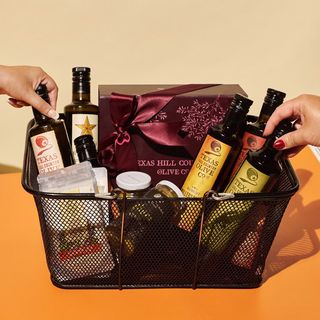 Texas Hill Country Olive Co. logo