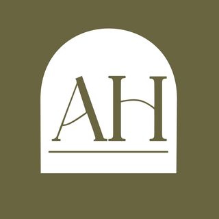 The Amish House logo